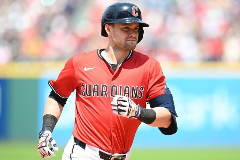 Royals Sign Lane Thomas to One-Year Deal