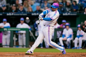 What's the Deal With Vinnie Pasquantino's Bat Speed?